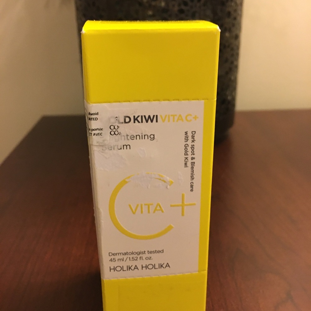 Gold Kiwi Vita C+ Serum - Yellow